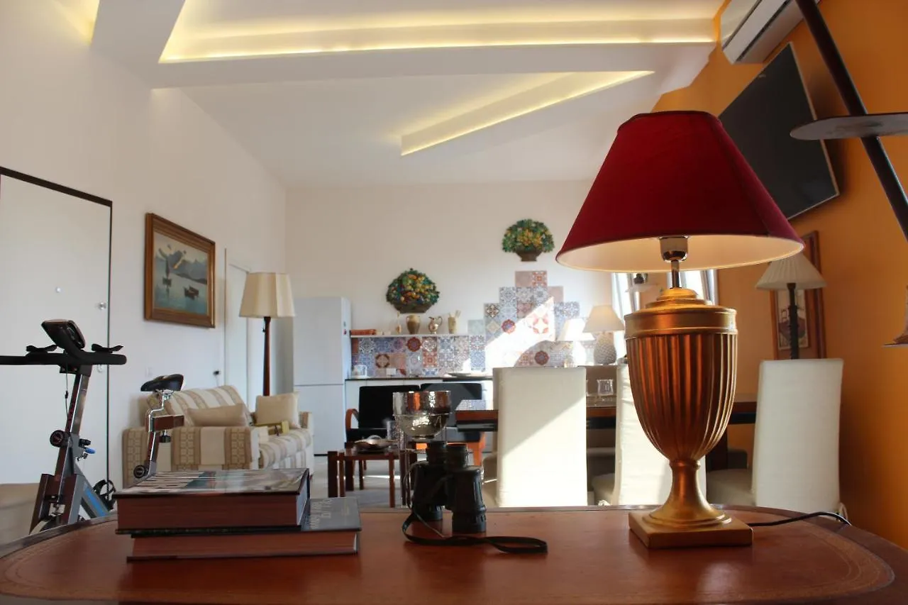 La Maison Del Sole Palermo 2*,